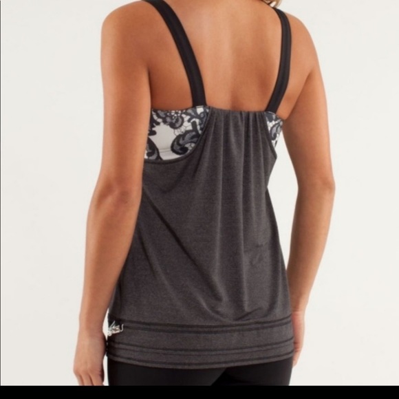 LULULEMON Back On Track Tank Top Workout Black Cream Floral Lace Size 6 - Picture 4 of 12